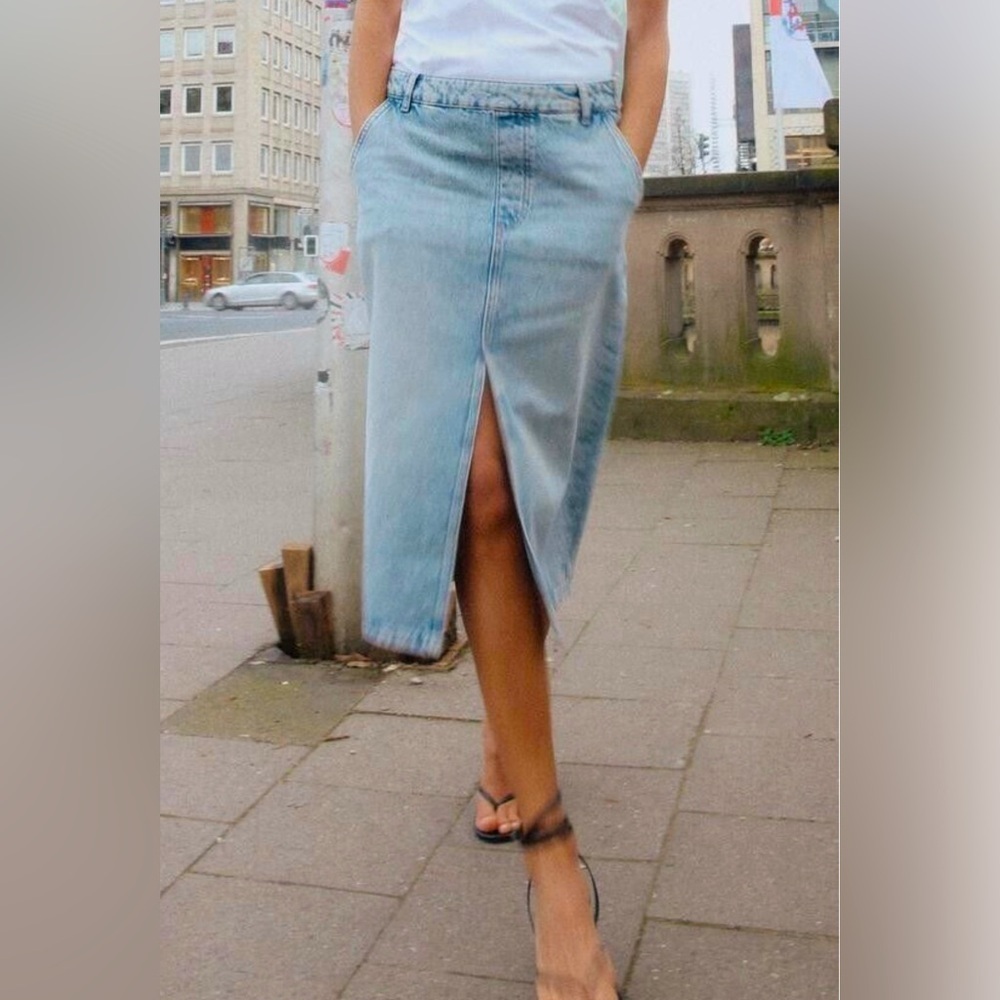 NWT Zara Light Wash Denim Midi Skirt Front Slit High Rise XS